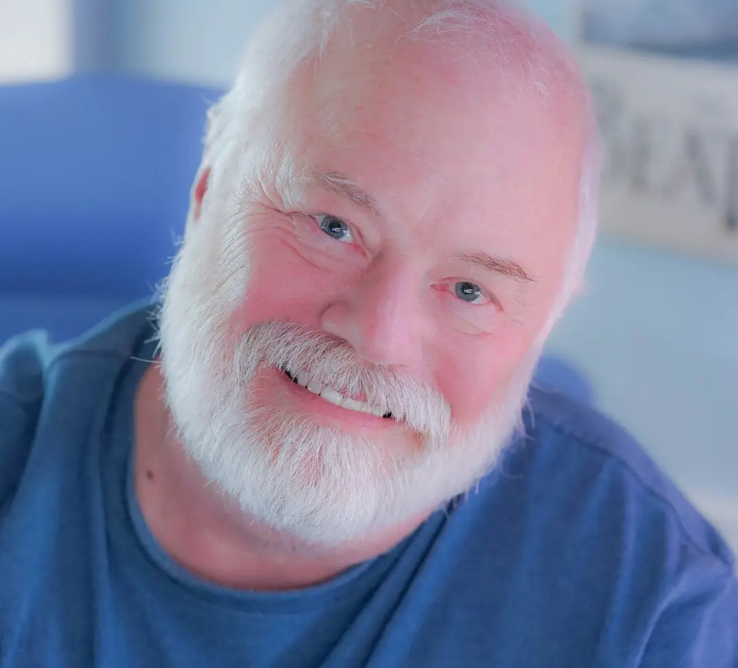 Mark Larsen photo